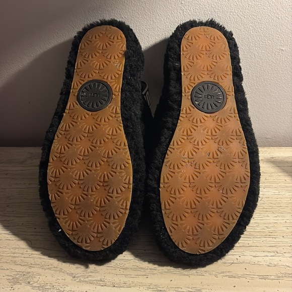 Ugg fluff yeah slides - Picture 3 of 3